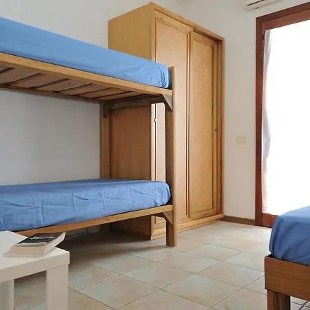 Spacious In Apartment *