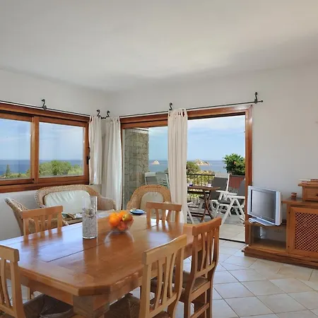 Spacious In سانتا ماريا نافاريز